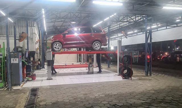 Gambar pada sumber untuk Mobeng Karawaci