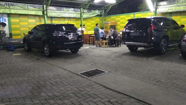 Gambar pada sumber untuk Apple Car Wash Karawaci