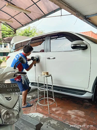Gambar pada sumber untuk CBB Salon Mobil