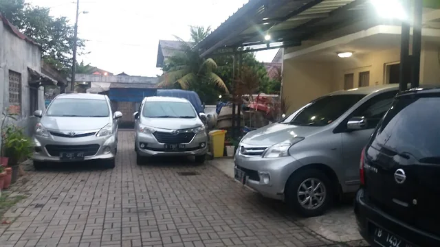 Gambar pada sumber untuk Danis Rental Mobil