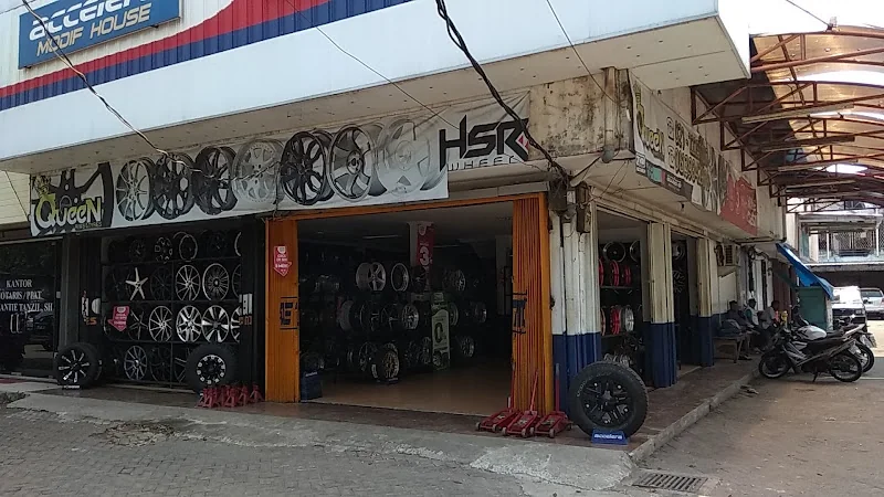 Gambar pada sumber untuk Queen Rims dan Tyres