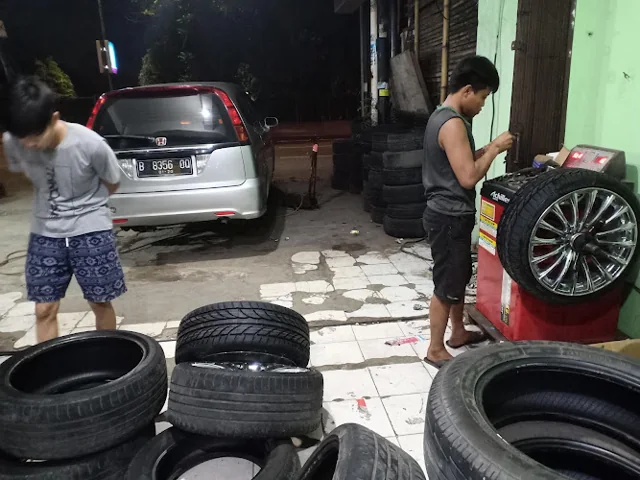 Gambar pada sumber untuk Dunia Ban