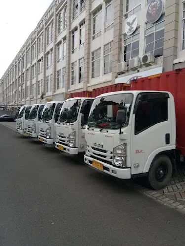 Gambar pada sumber untuk Mobil Box Jakarta 88