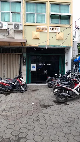 Gambar pada sumber untuk Notaris dan PPAT Fitriana Hidayati Arif