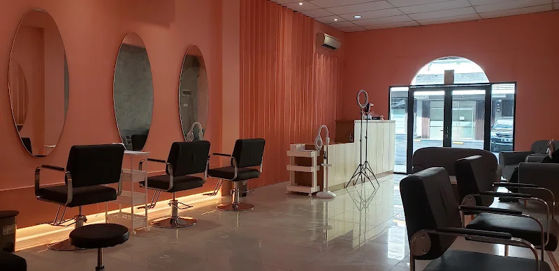 Gambar pada sumber untuk Queen Care Salon dan Spa