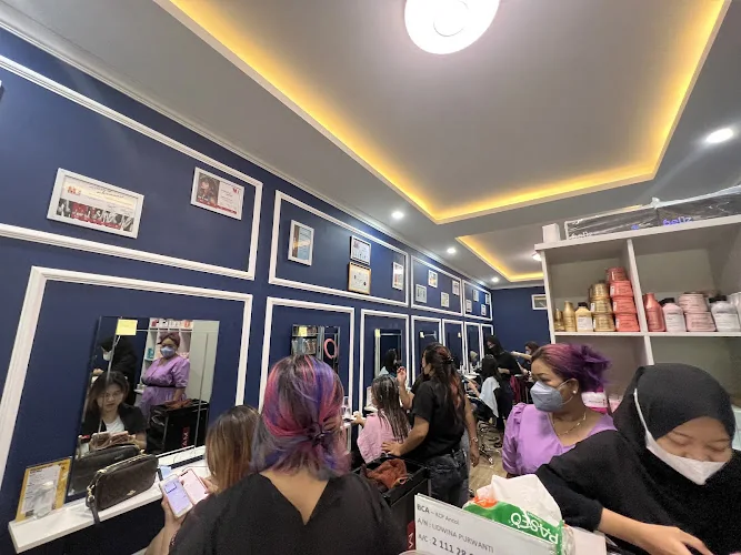 Gambar pada sumber untuk Latasia Salon Cipondoh