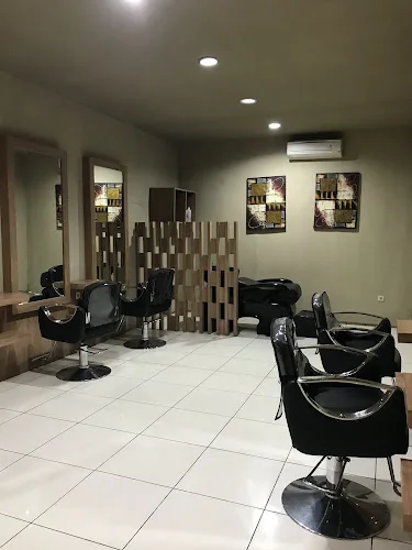 Gambar pada sumber untuk Cantik Salon Veteran