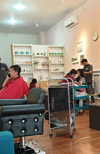 Gambar pada sumber untuk Ohana Salon dan Reflexology Modernland