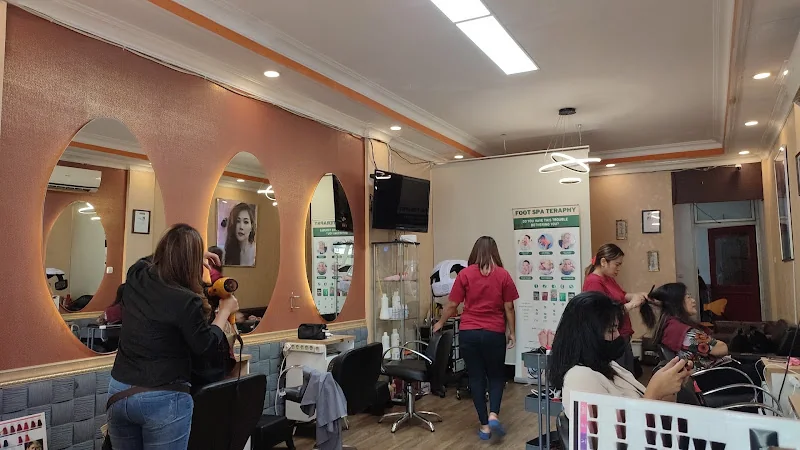 Gambar pada sumber untuk Numi Salon Modernland