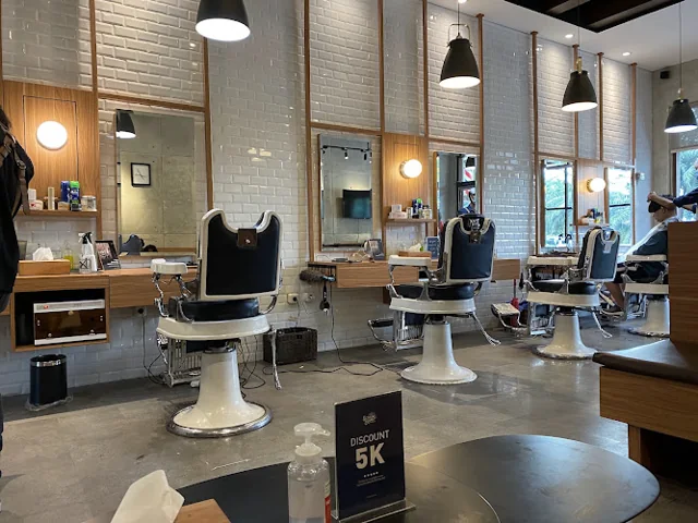 Gambar pada sumber untuk Scissorhand Barbershop Modernland