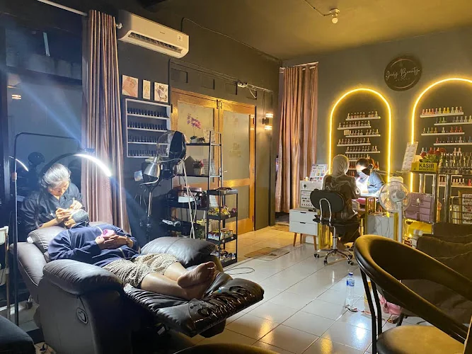 Gambar pada sumber untuk Jerly Beauty Studio