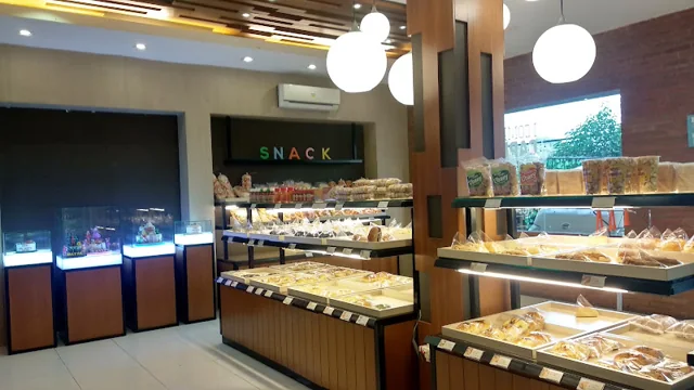 Gambar pada sumber untuk Capital Bakery & Cake