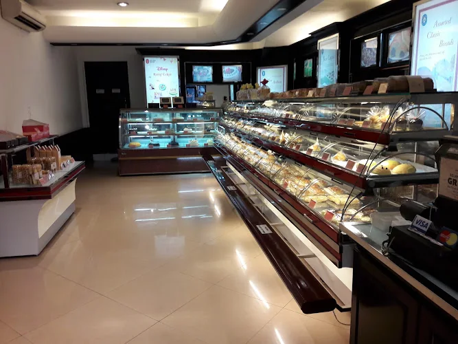 Gambar pada sumber untuk Holland Bakery Merdeka Tangerang
