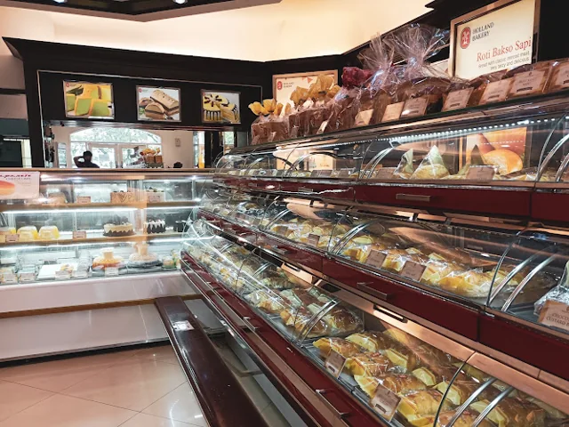 Gambar pada sumber untuk Holland Bakery M1 Bandara