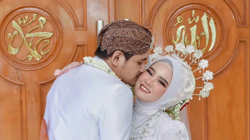 Gambar pada sumber untuk Namayaki Wedding Gallery